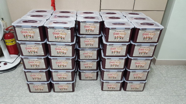 농협에서 후원한 후원김치 70통입니다~ 감사합니다..jpg